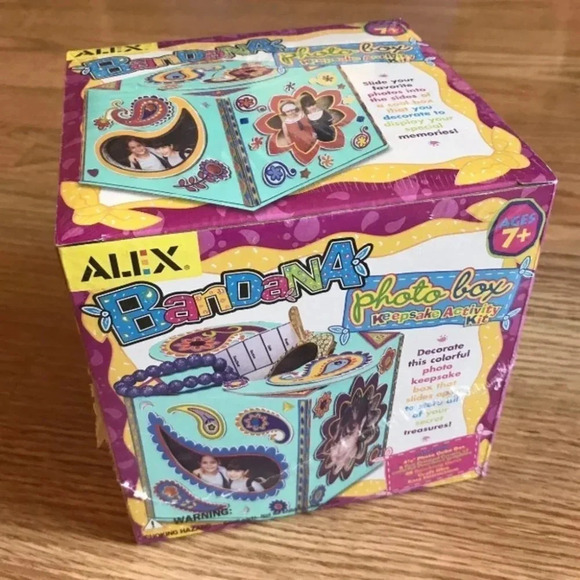 NEW Bandana Photo Box Keepsake Activity Craft Kit - Picture 1 of 6